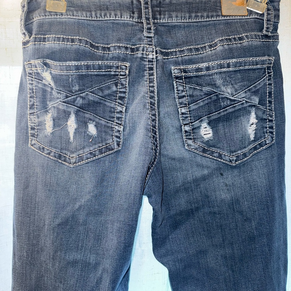 Daytrip Blue Boyfriend/boot cut Jeans with Distressed Details. 31 x-long